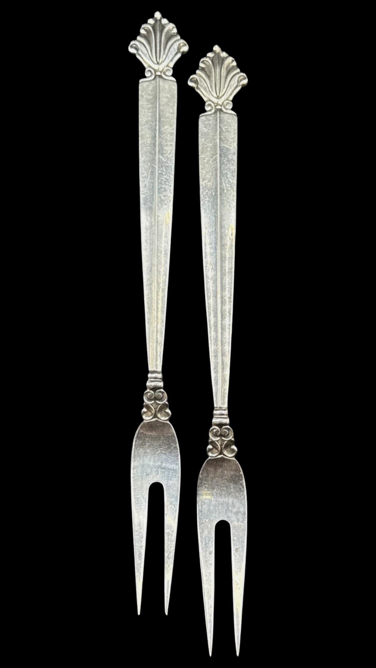 Pair of Georg Jensen Acanthus Sterling Silver Cold Cut Serving Forks: Pair of Georg Jensen Acanthus Sterling Silver Cold Cut Serving Forks L: 6 1/4", weighs 1.57 OZT