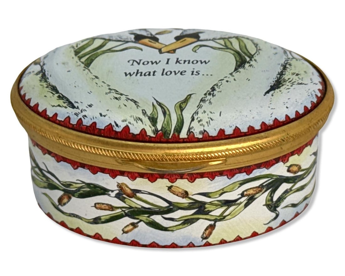Staffordshire Enamels Now I Know What Love Is Box: Staffordshire Enamels Now I Know What Love Is Box H: 1" x DIA: 2 1/8"