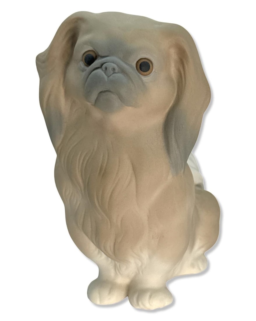Lladro 4641 Pekinese Sitting Porcelain Figurine with Matte Finish: Lladro 4641 Pekinese Sitting Porcelain Figurine with Matte Finish H: 6" x W: 3"