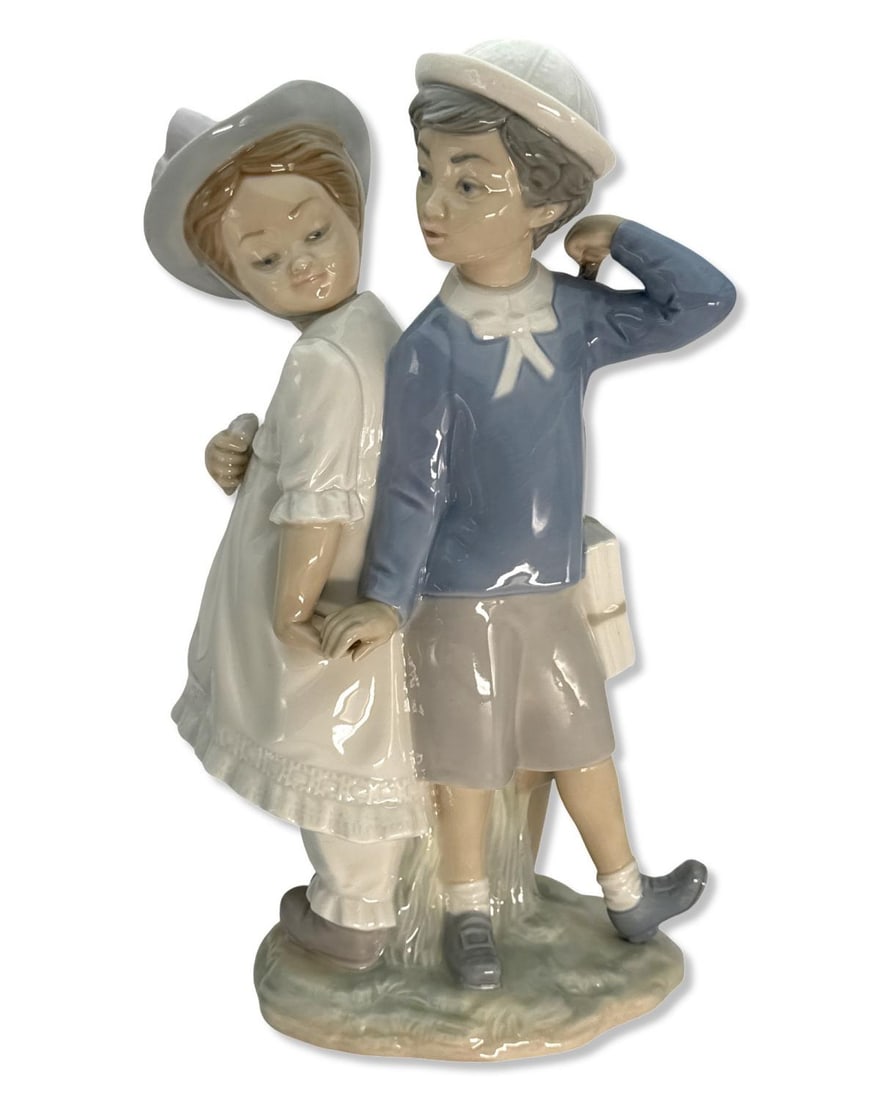 Lladro 1127 Puppy Love Porcelain Figurine (1 of 2)