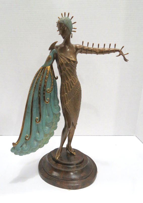 Erte Diva Bronze Figure Russian/French 1892-1990: Erte Diva Romain De Tirtoff Russian/French 1892-1990, signed on base. Measures - 18 1/2" high. Numbered 240/300. Produced 1984, current retail - $28,000.