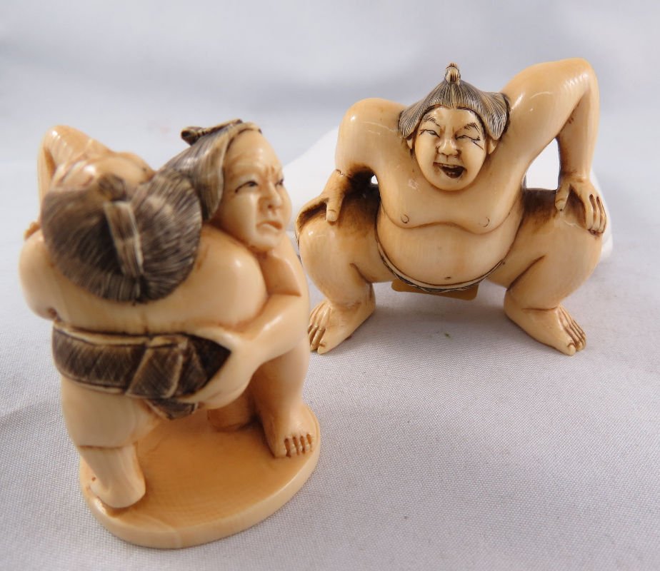 Antique Chinese Hand Carved Ivory Netsuke: Antique Chinese Hand Carved Ivory Netsuke.