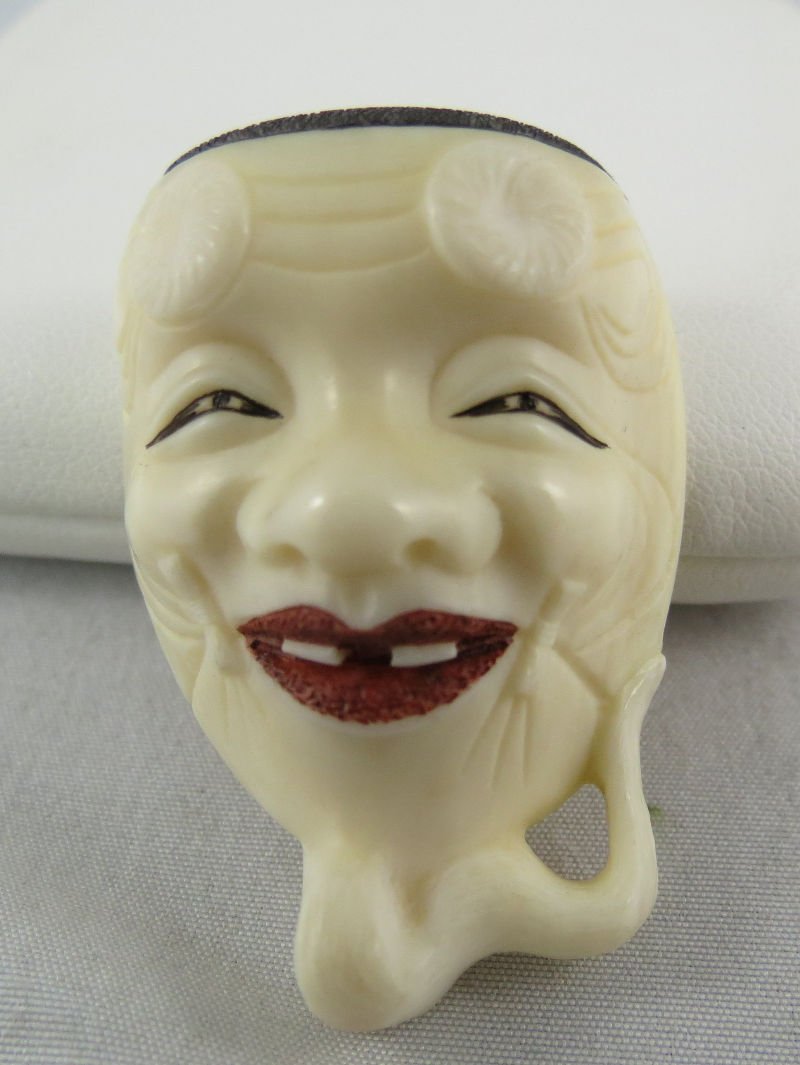 Antique Chinese Hand Carved Ivory Netsuke Mask: Antique Chinese Hand Carved Ivory Netsuke Mask.