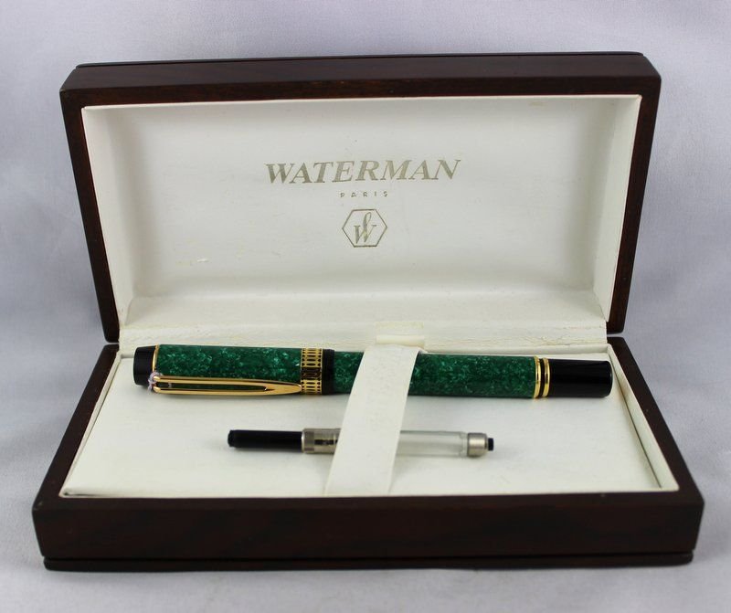 French Waterman Fountain 18Kt Tip Pen: French Waterman Fountain 18Kt Tip Pen, with original tag $350. With original box. Measures - 5 5/8" long.