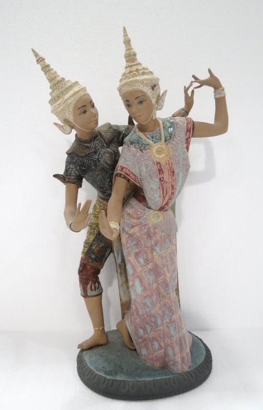 Large Lladro Porcelain Thai Dancers: Large Lladro Porcelain Thai Dancers. Measures - 20" high x 11" wide.