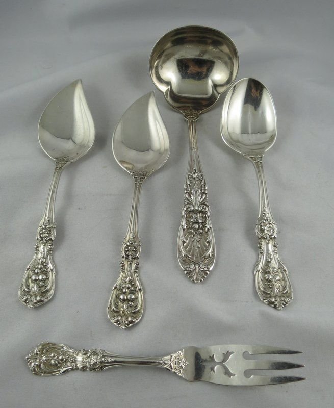 5 Pc. Reed & Barton Francis the 1st Sterling Serving: 5 Pc. Reed & Barton Francis the 1st Sterling Serving Pieces, 1 ladle - 6 1/4", 1 spoon - 6", 1 lemon fork - 5", 2 fruit spoon - 6", Weighs - 7.02 ozt.