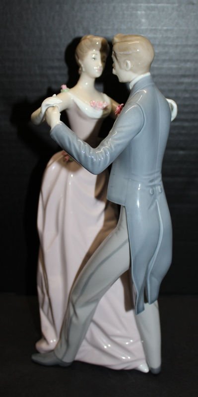 Large Lladro Spain Waltz Dancers: Large Lladro Spain Waltz Dancers. Measures - 13" high x 5 1/4" wide.