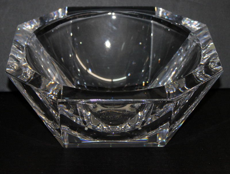 Orrefors Odyssey Bowl by Lows Hellsten: Beautiful Orrefors Odyssey Bowl by Lows Hellsten. Original box & papers. Measures - 4 3/8" high x 10" diameter.