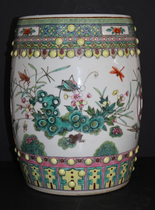 Chinese Porcelain Garden Seat: Chinese Porcelain Garden Seat. Measures - 14 3/4" high x 11 1/2" diameter.