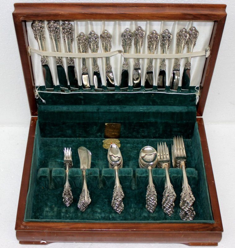 78 Pc. Wallace 'Grande Baroque' Sterling Silver: 78 Pc. Wallace 'Grande Baroque' Sterling Silver Flatware Set. B. 1941, Set compromises of 12 dinner forks - 7 1/2" long, 12 luncheon forks - 6 5/8" long, 12 cream soup spoons - 6 1/4" long, 12 tea spo