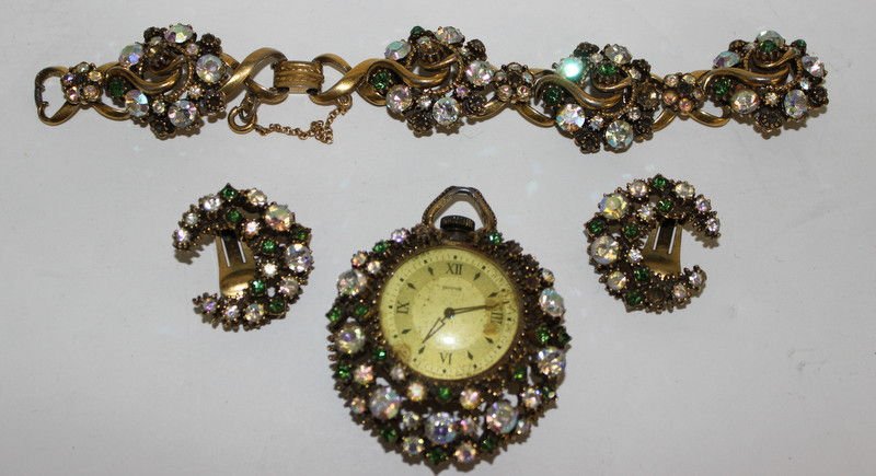 Vintage Florenza Costume Jewelry Suite: Vintage Florenza Costume Jewelry Suite. Compromises of earrings, bracelet & watch.