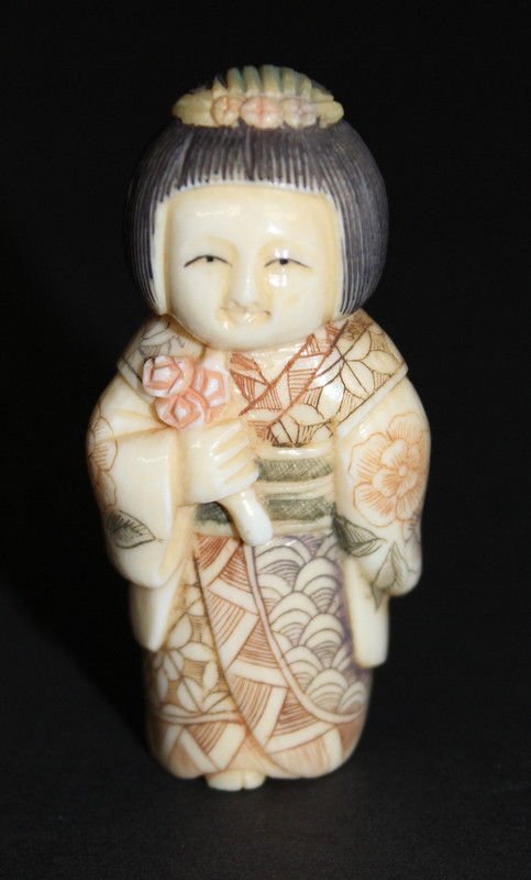 Japanese Polychrome Ivory Netsuke Maiden: Japanese Polychrome Ivory Netsuke Maiden. Weighs - 22.6 grams. Please Contact - Tom at the UPS Store (561-739-9180) (tupss2807@gmail.com) for shipment of ivory. NO INTERNATIONAL SHIPPING OF IVORY.