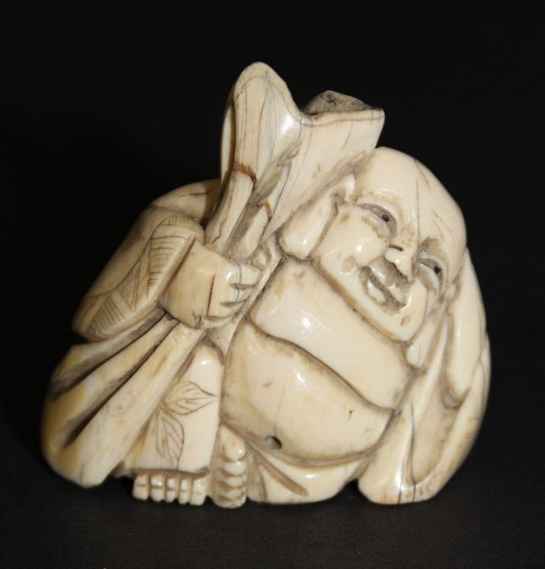 Japanese Carved Ivory Netsuke of a Man w/ Fish Tail: Japanese Carved Ivory Netsuke of a Man w/ Fish Tail. Weighs - 23 grams. Please Contact - Tom at the UPS Store (561-739-9180) (tupss2807@gmail.com) for shipment of ivory. NO INTERNATIONAL SHIPPING OF I