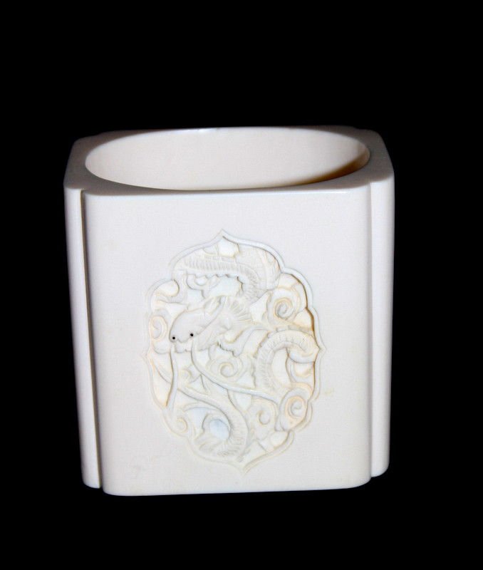 Impressive Chinese Imperial Dragon Ivory Napkin Holder: Impressive Chinese Imperial Dragon Ivory Napkin Holder. Measures - 2 3/4" high x 2 3/4". Weighs - 124.2 grams. Please Contact - Tom at the UPS Store (561-739-9180) (tupss2807@gmail.com) for shipment o