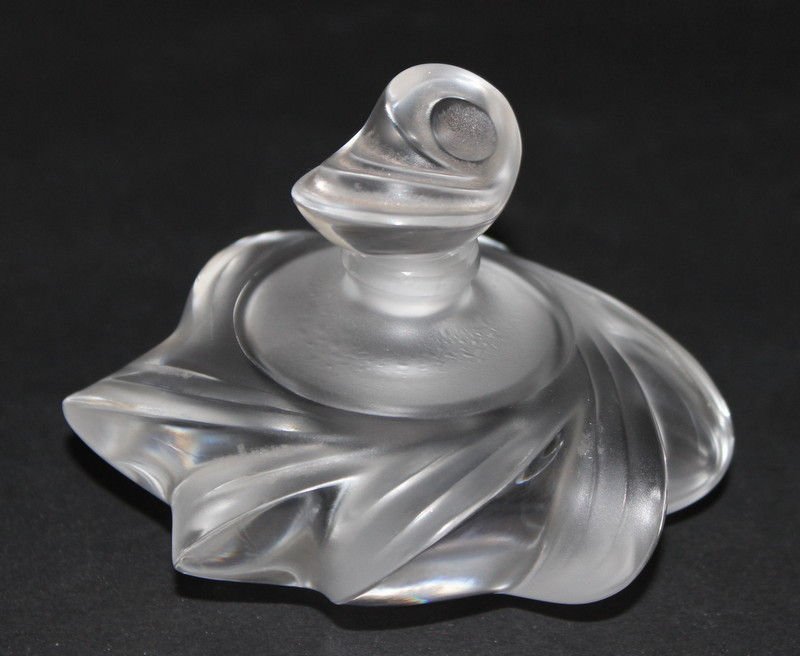 Lalique Crystal Samoa Perfume Bottle: Lalique Crystal Samoa Perfume Bottle, Made in France. Measures - 3" high x 4" wide.