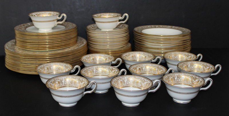 70 Pc. Set of Wedgwood Gold Florentine: 70 Pc. Set of Wedgwood Gold Florentine. 12 dinner plates - 10 3/4" diameter, 11 saucers - 5 3/4" diameter, 11 tea cups - 2 1/4" high, 12 salad plates - 8" diameter, 12 bread plates - 6" diameter, 12 c