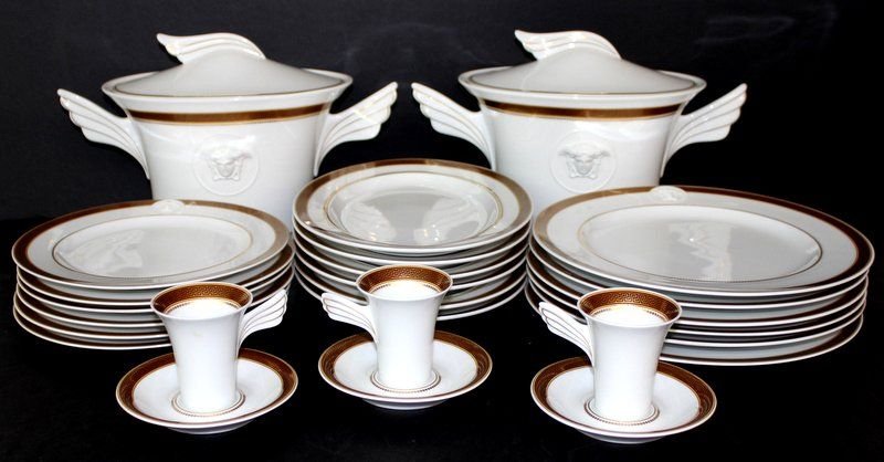 24 Pc. Rosenthal Versace "Medaillon Meandre Marron" Set: 24 Pc. Rosenthal Versace "Medaillon Meandre Marron" Set. 6 dinner plates - 10 3/4" diameter (each with box) 6 salad plates - 9" diameter (each with box) 6 oval platters - 11 1/8" long (each with box)