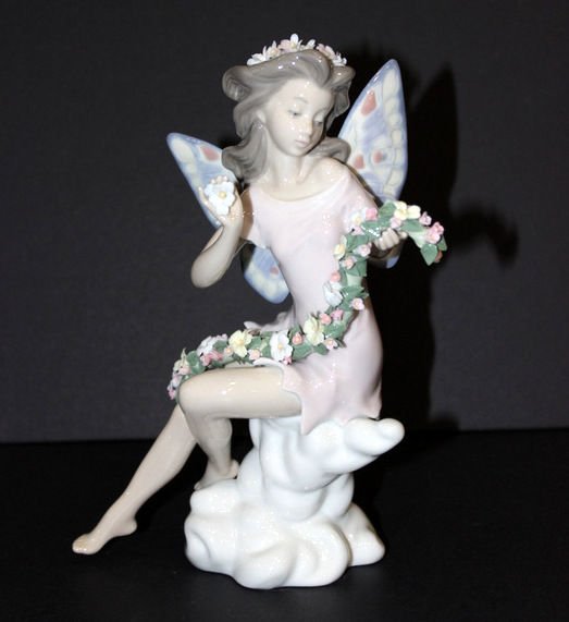 Lladro "Fairy Garland" 5861 Porcelain Figurine May 24, 2015 Bruce Kodner Galleries in FL