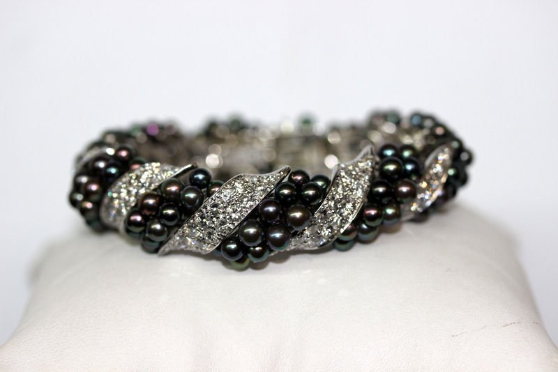 David Webb Platinum & 18Kt WG Pearl & Diamond Bracelet (1 of 4)