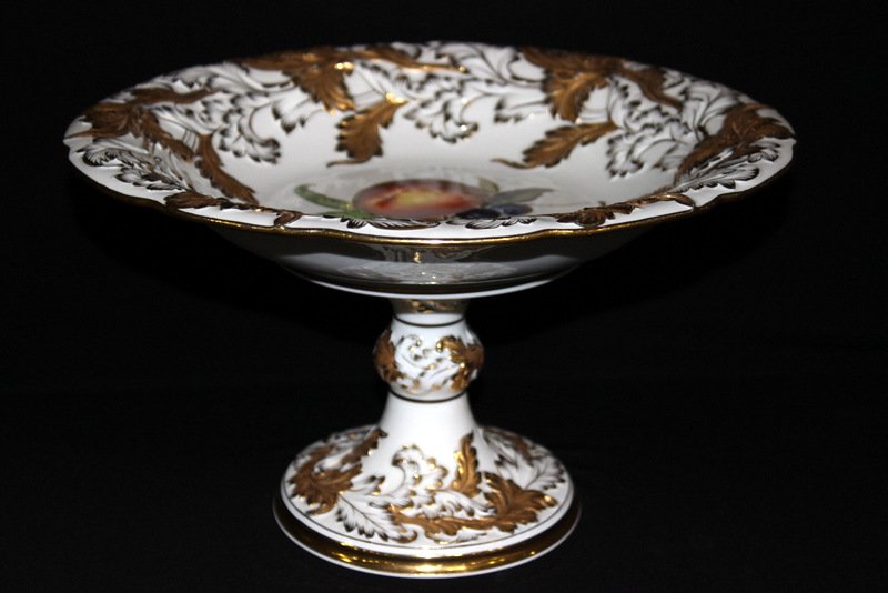 Meissen Porcelain Centerpiece: Meissen Porcelain Centerpiece. Fruit deco in center, crossmarks on bottom. Measures - 11 7/8" diameter x 7 1/8" high.