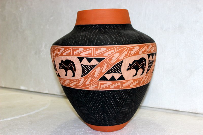 Signed B. Diaz Native American Pottery Vase (1 of 4)