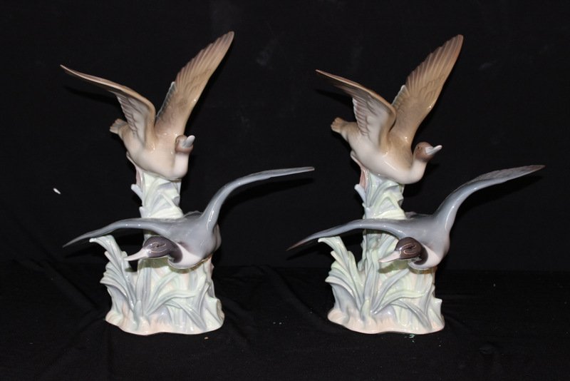 Pair of Lladro "Ducks Flapping" #4759 Porcelain Group (1 of 9)