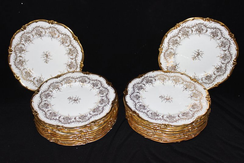 22 Pc. Royal Cauldon "King's Plate" Dinner Plates (1 of 3)