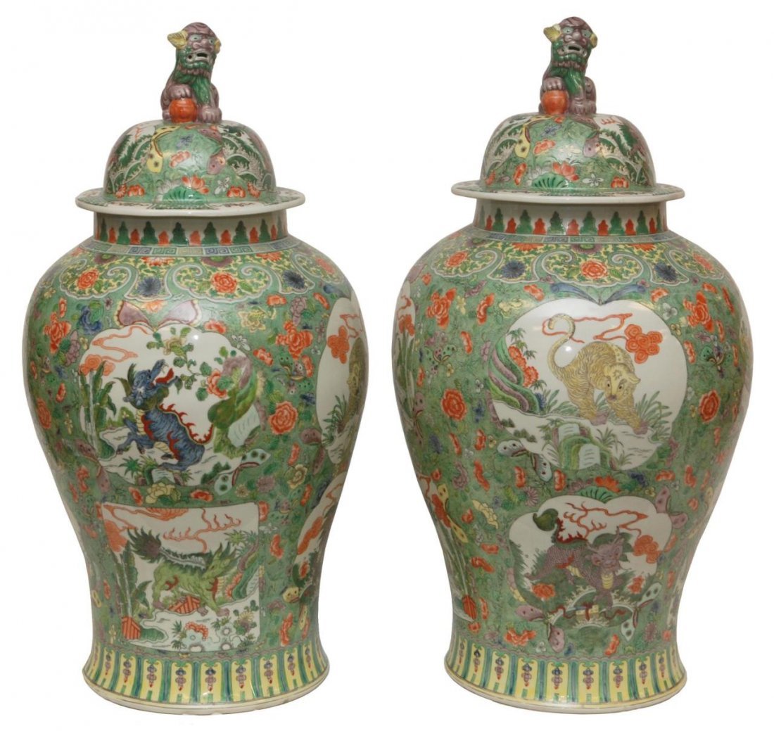 Pair of Kangxi 18th C. Chinese Porcelain Ginger Jars (1 of 10)