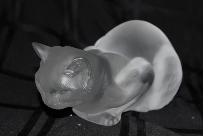 Lalique Frosted Crystal Crouching Cat (1 of 6)