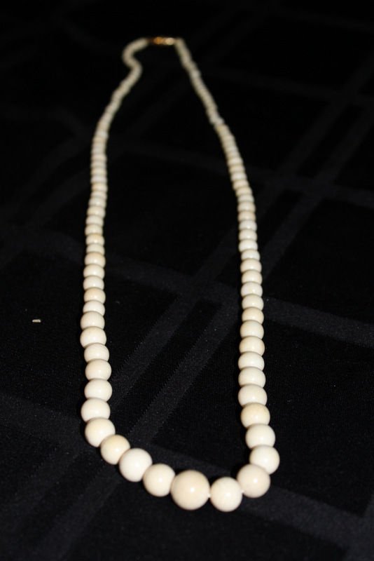 Beautiful Ivory Beaded Necklace (1 of 4)