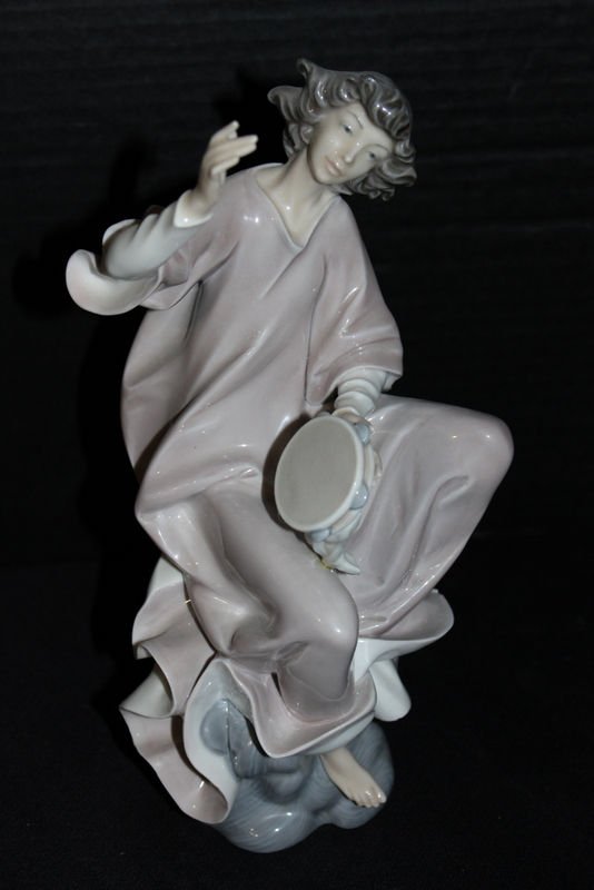 Lladro "Angel with Tambourine" #1320 Porcelain Figure (1 of 5)