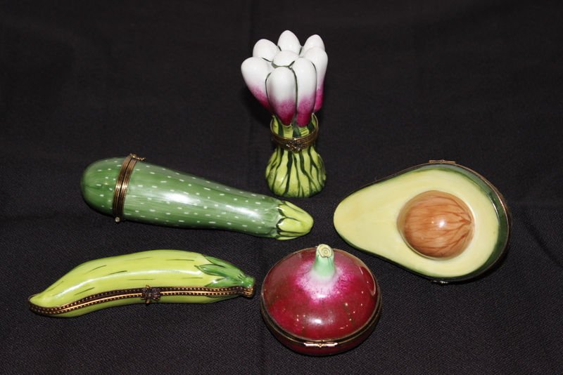 5 Pc. Limoge Porcelain Pill Boxes (1 of 3)