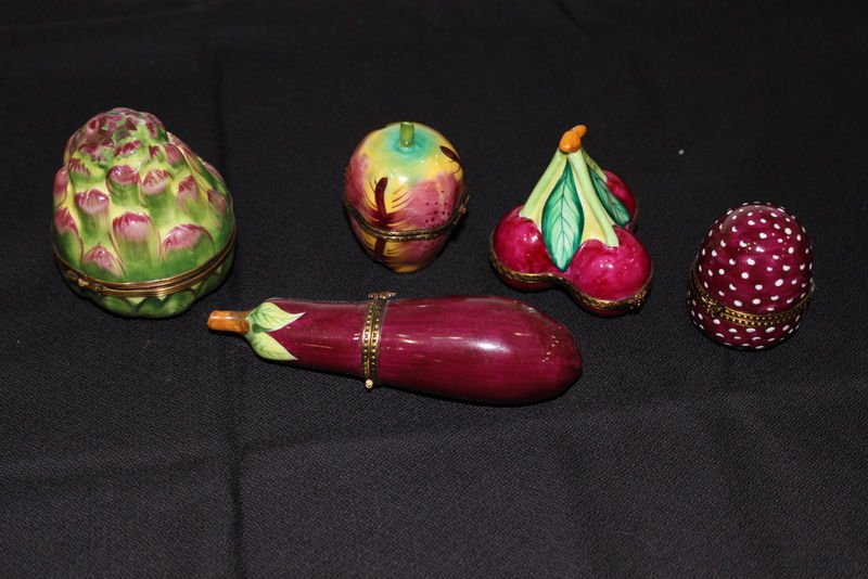 5 Pc. Limoge Porcelain Pill Boxes (1 of 4)