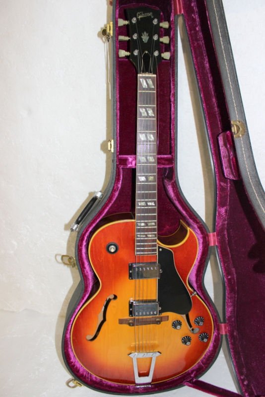 Gibson 1980 Sunburst Guitar (1 of 10)