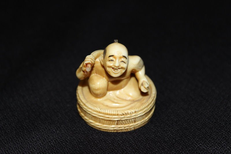 Chinese Carved Ivory Netsuke (1 of 6)