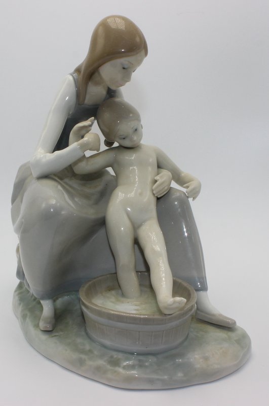 Lladro "Bathing the Girl" #4890 Porcelain Group (1 of 3)