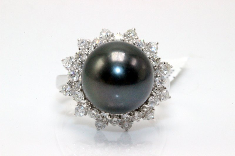 14Kt WG 12.00MM Tahitian Pearl & 0.72ct. Diamond Ring: 14Kt WG 12.00MM Tahitian Pearl & 0.72ct. Diamond Ring. Weight - 5.98 grams. 24 diamonds - SI-2 to I-2, color - G-I. With AIG Report