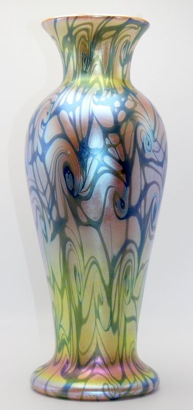 Durand "King Tut" Iridescent Vase (1 of 6)