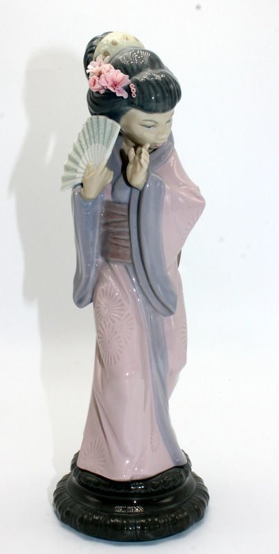Lladro "Timid Japanese" #4990 Porcelain Figure (1 of 6)