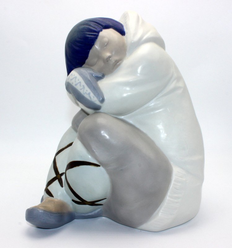 Lladro "Eskimo Boy" Bisque Figure (1 of 5)
