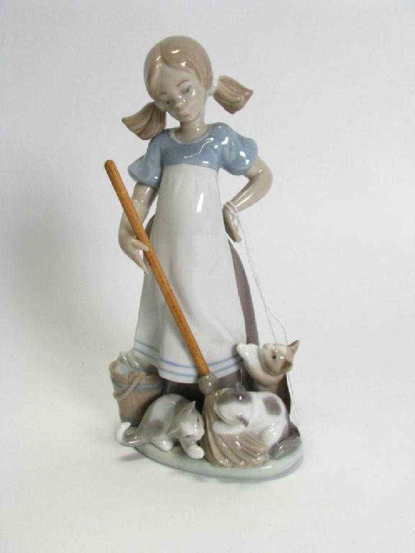 Lladro #5232 "Playful Kittens" Porcelain Figure (1 of 1)