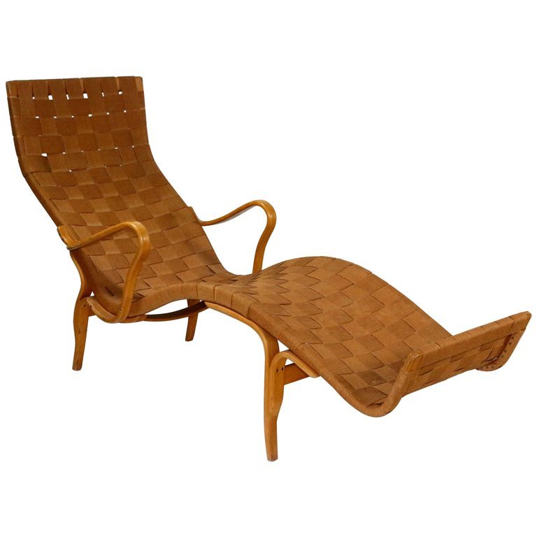 Mid-Century Modern Lounge Chair by Bruno Mathsson: Mid-Century Modern Lounge chair Designed by Bruno Mathsson.Made in 1961 by Karl Mathsson in Varnamo, Sweden.Solid birch frame with bentwood beech arms and legs with all original webbing in excellent u