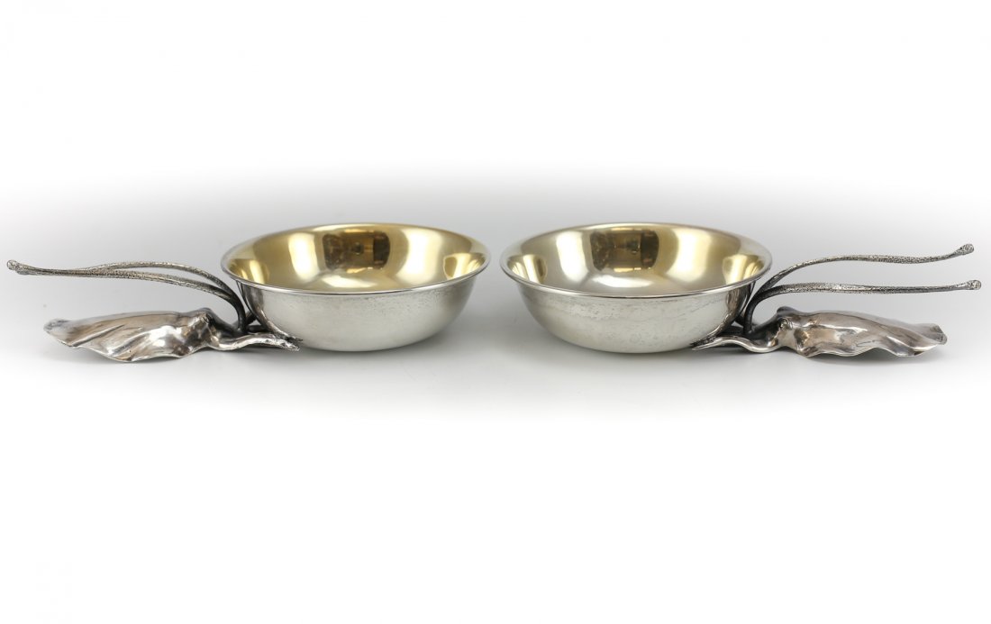 2pc Fratelli Lisi E Figli Sterling Silver Squid Bowls: A pair of Mid Century table bowls realistically modeled as squids with gilt interiors. Executed by silversmiths, the Lisi brothers of Italy. Similar quality and characteristics as Buccellati. Each wit