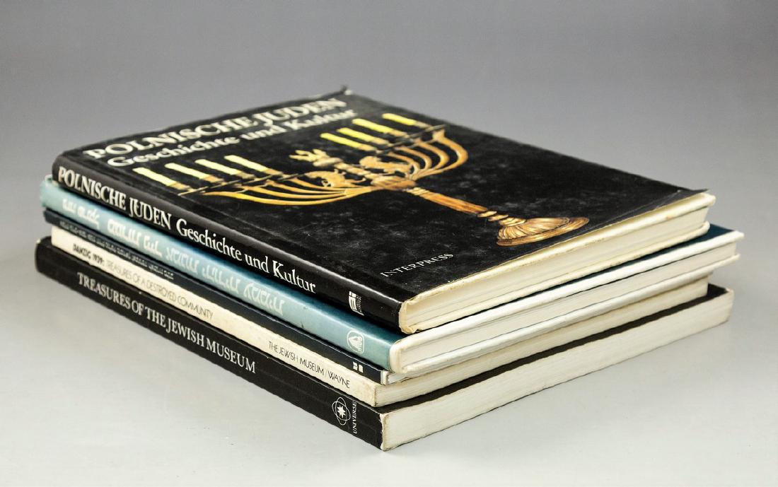 Lot of 5 Judaica Catalogs: Lot of 5 Judaica catalogs: Treasures of the Jewish Museum, by Norman Kleeblatt and Vivian B. Mann. * Danzig 1939: Treasures of a Destroyed Community, the Jewish Museum, New York. * Polnische Juden Ges
