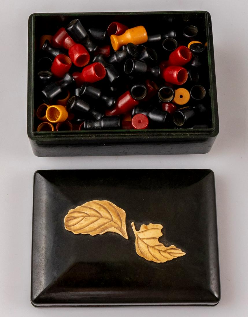 Bakelite Cigarette Mouthpieces in Box (1 of 2)