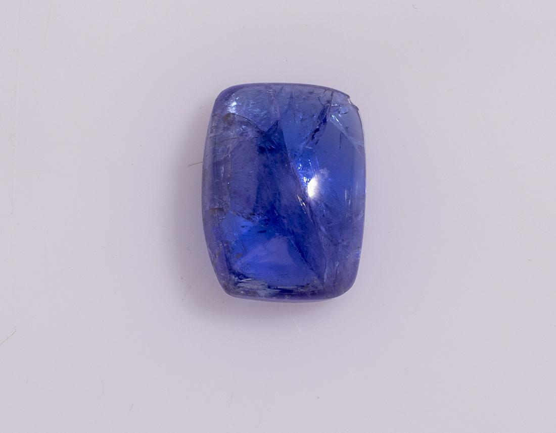 Loose Tanzanite: Natural Tanzanite, cushion cut, 20.72 Cts.