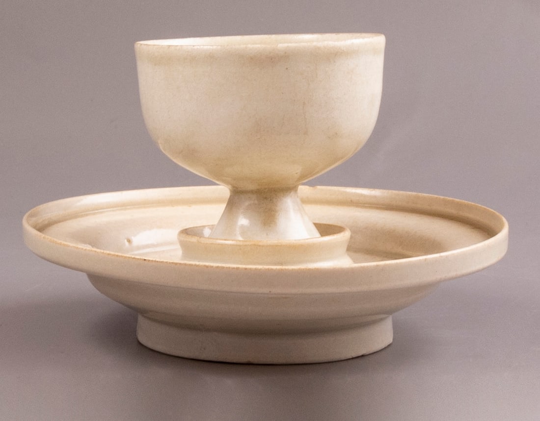 Chinese Porcelain Tea Cup & Base (1 of 10)