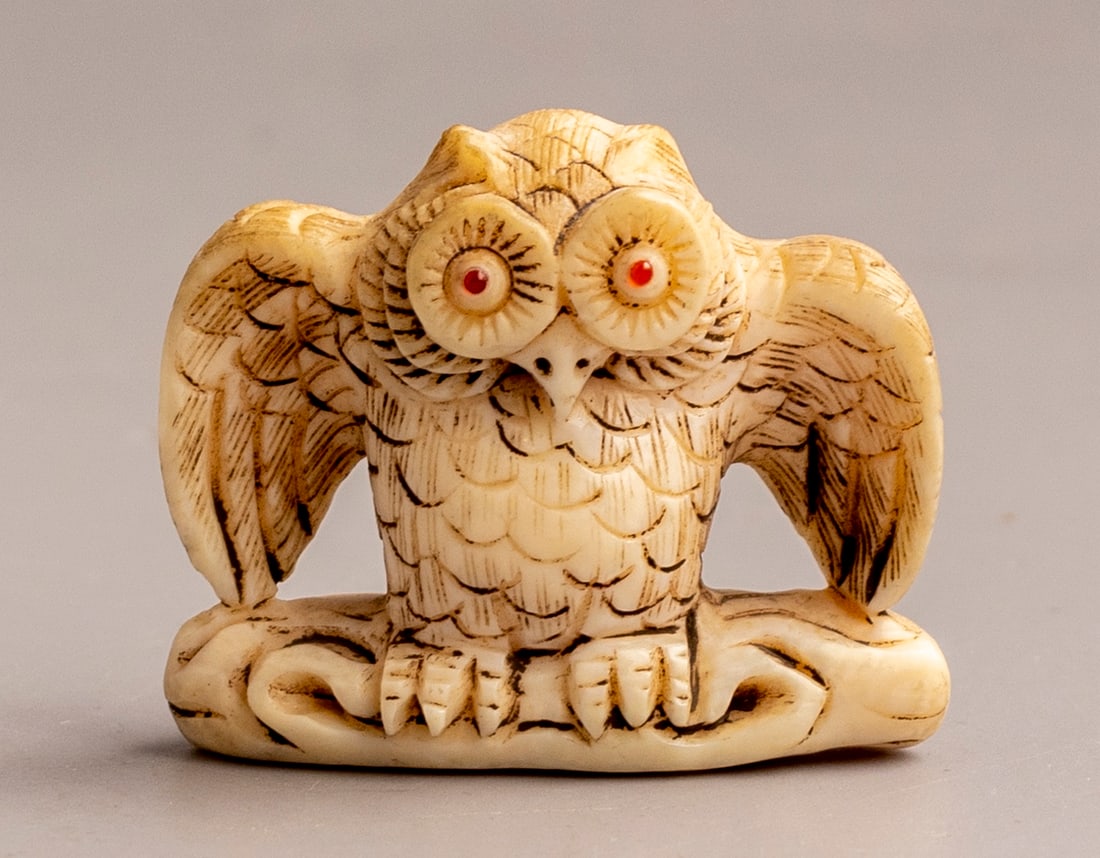 Japanese Carved Netsuke: Japanese Netsuke, carved in the form of an owl. Height: 2.5 cm. Signed.