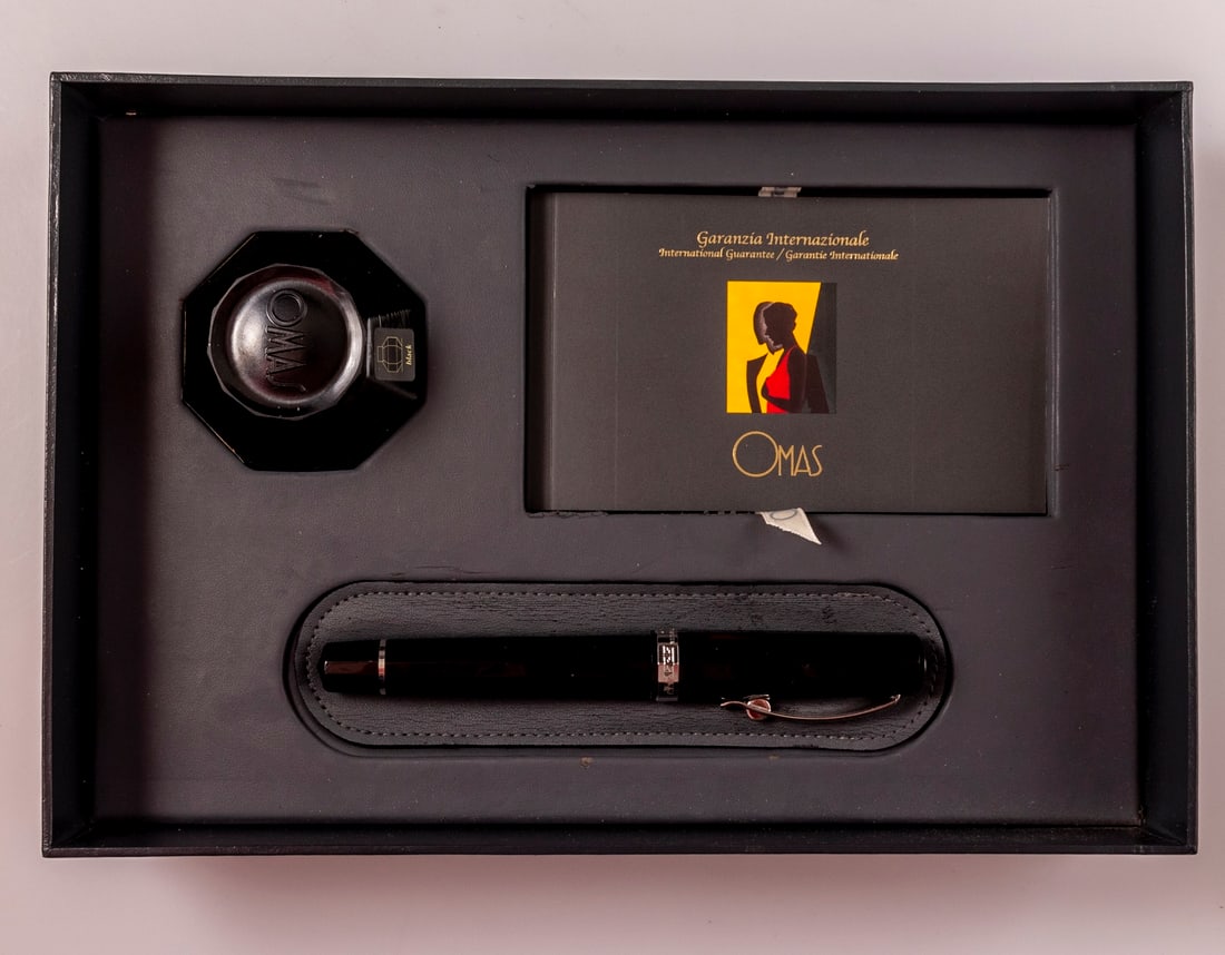 Omas Extra Paragon Fountain Pen (1 of 14)