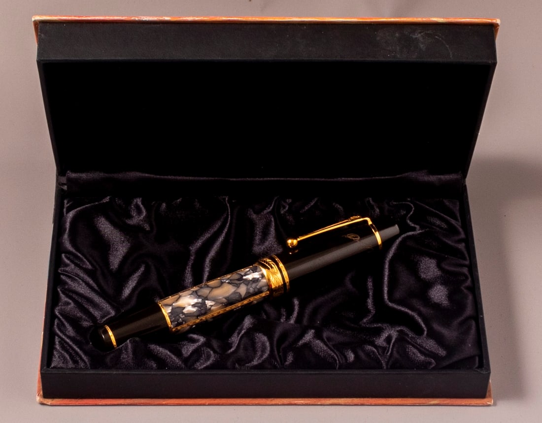 Montblanc Limited Writers Edition Fountain Pen, Alexandre Dumas (1 of 12)